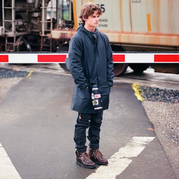 Meet your Posher, Maxwell - Picture 1 of 1